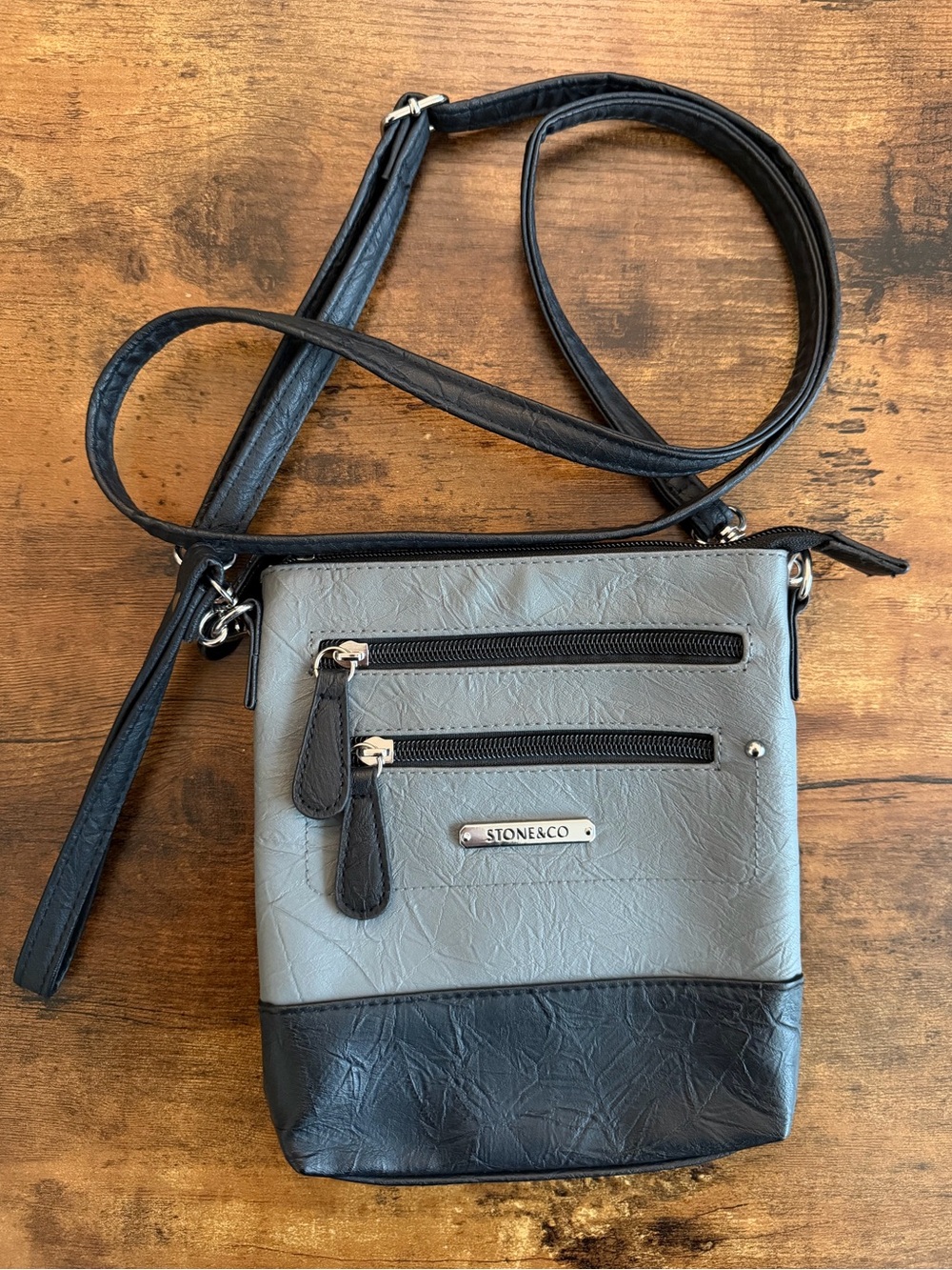 NWOT Stone & Co. Gray and Black Two-Tone Crossbody Bag Wristlet